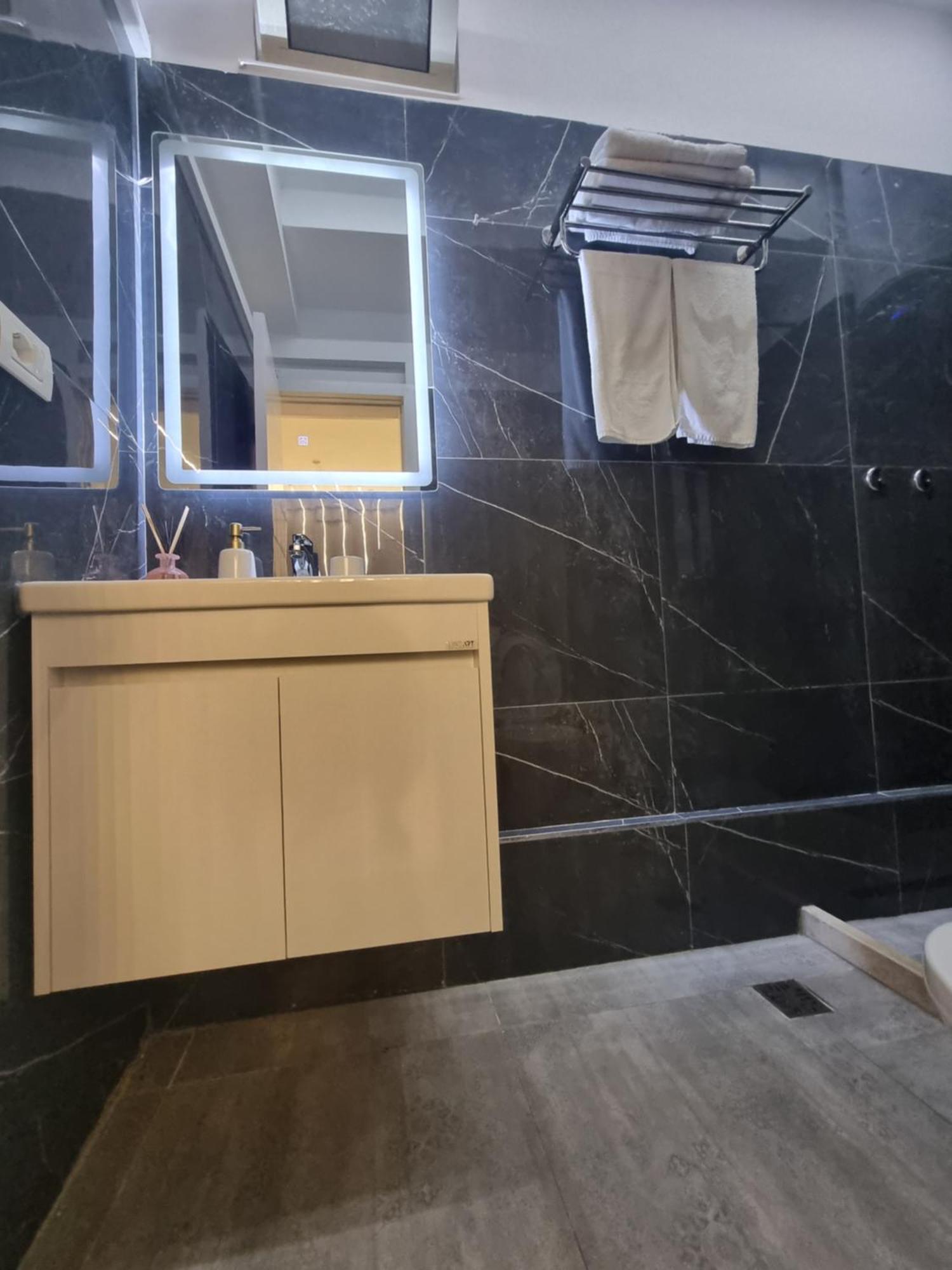 Mon Prive Apartment Tiranë Luaran gambar